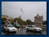 een Tiber brug in regenachtig Rome�